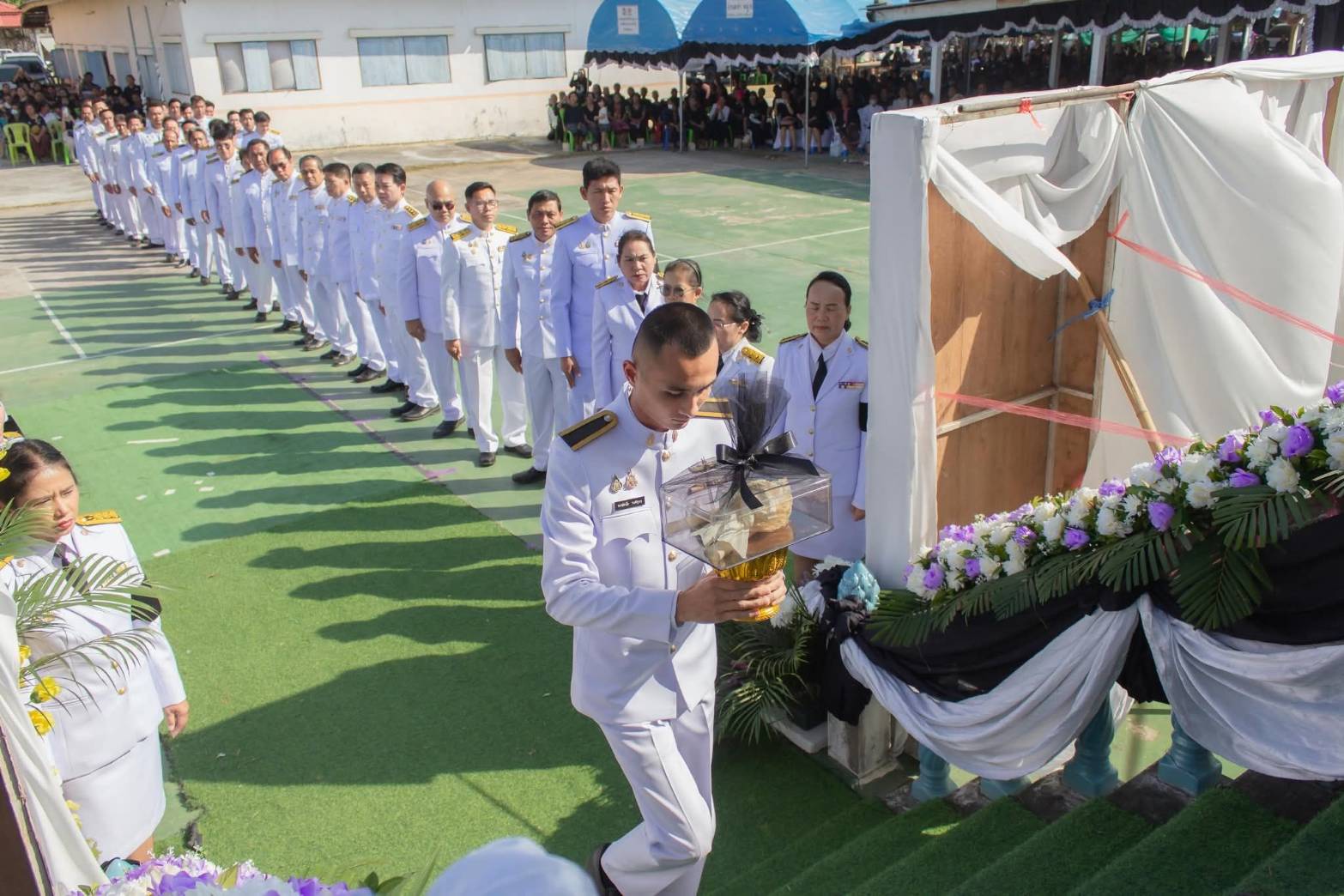 “พระมหากรุณาธิคุณล้นเกล้าฯ พระราชทานเพลิงศพเป็นกรณีพิเศษ เหยื่อเครนรถไฟความเร็วสูงถล่มสีคิ้ว”